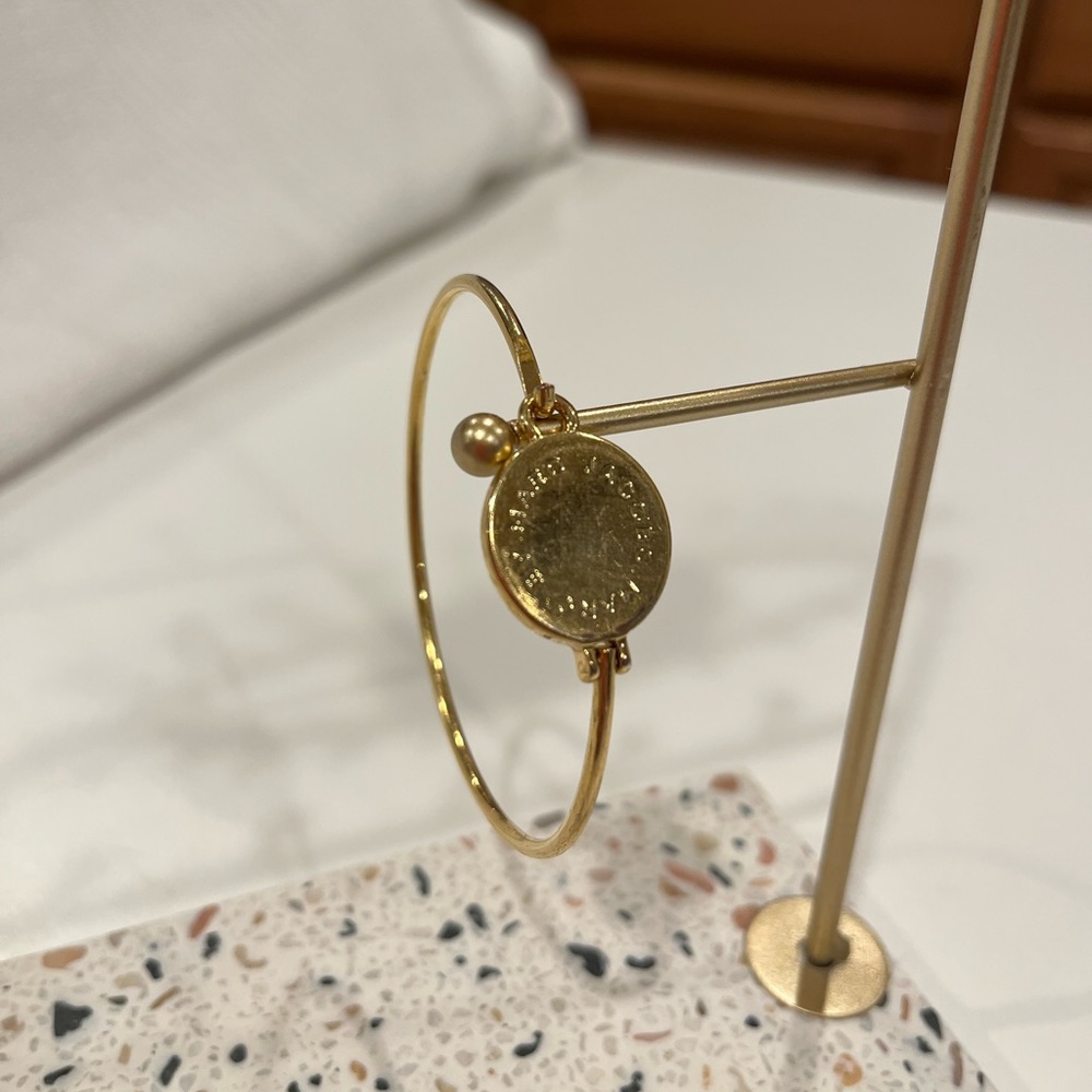 MARC JACOBS GOLD BRACELET